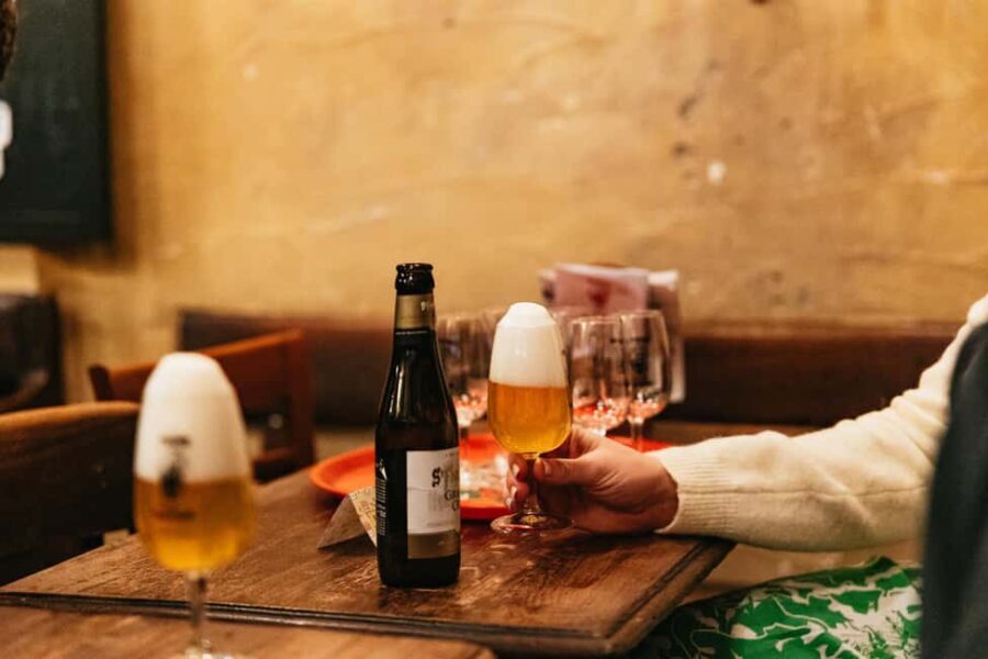 Brussels: Beer Tour with 6 Beers and 3 Chocolate Tastings - The Practical Details