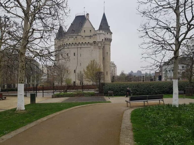 Brussels: Halle Gate Ticket & City Audio Tour - Practicalities and Tips