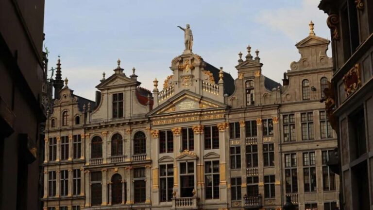 Brussels: Where Comics, Culture & Quirk Collide Walking Tour - The Detailed Itinerary Breakdown