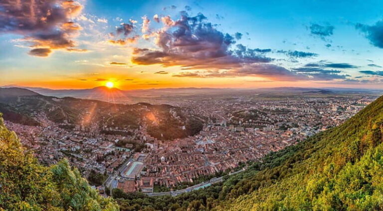 Bucharest: Day Trip to Bear Sanctuary, Bran Castle & Brasov - The Whole Experience in Detail