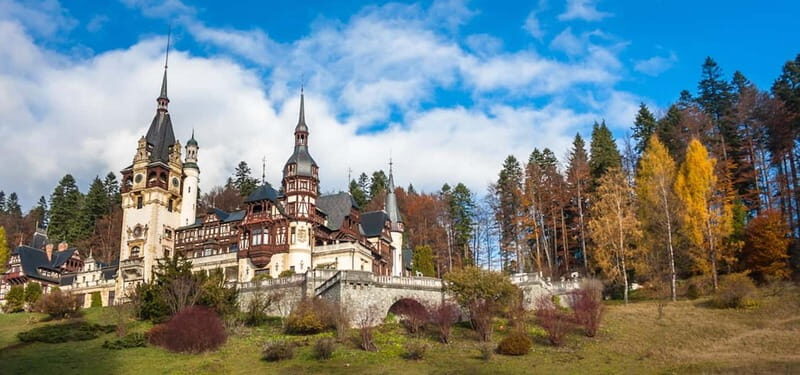 Bucharest: Dracula's Castle, Pele Castle & Braov Day Trip - What the Tour Includes and What to Expect