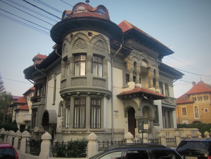 Bucharest: Private Three Neighborhoods Tour by Vintage Car - In-Depth Look at the Itinerary
