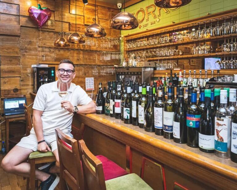 Bucharest: Romanian Lunch Offer & Sparkling Wine - Who is This Experience Perfect For?