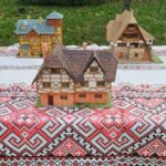 Bucharest short tour Hop-on hop-off format live tourguide - The Quality of the Guide and Group Size