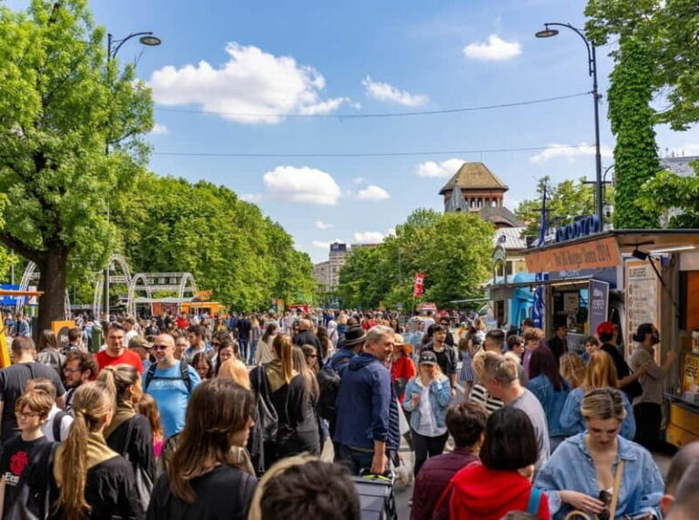 Bucharest: Street Food and Top Places Tour - Exploring the Hidden Sides of Bucharest