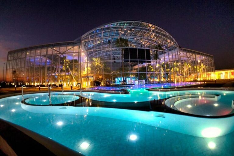 Bucharest: Therme Bucharest Spa Day with Luxury Transfer - Logistics and Practical Tips