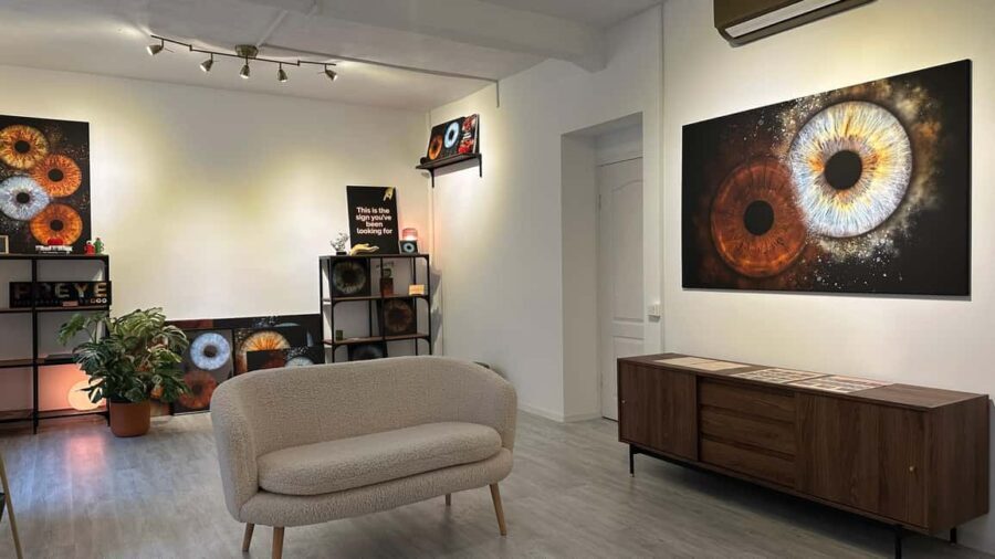 Bucharest: Turn Your Eyes into Art  PREYE Iris Photography - Detailed Breakdown of the Experience