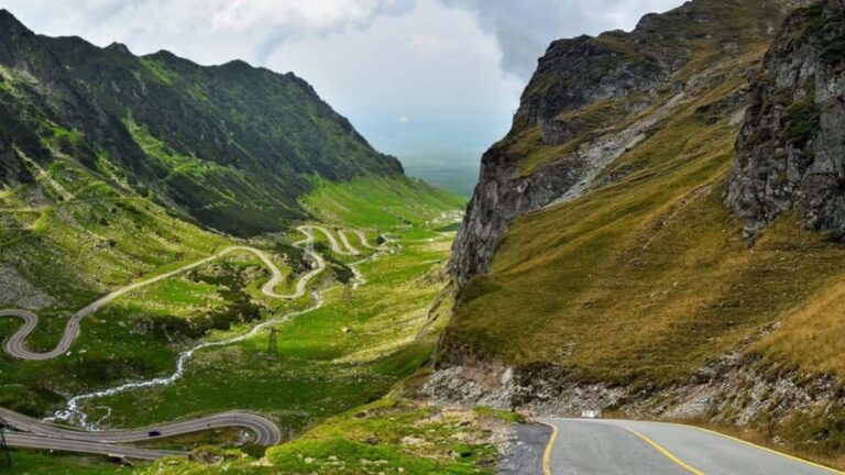 Bucharest: Valsan Valley and Transfagarasan Day Trip - Practical Tips for the Trip