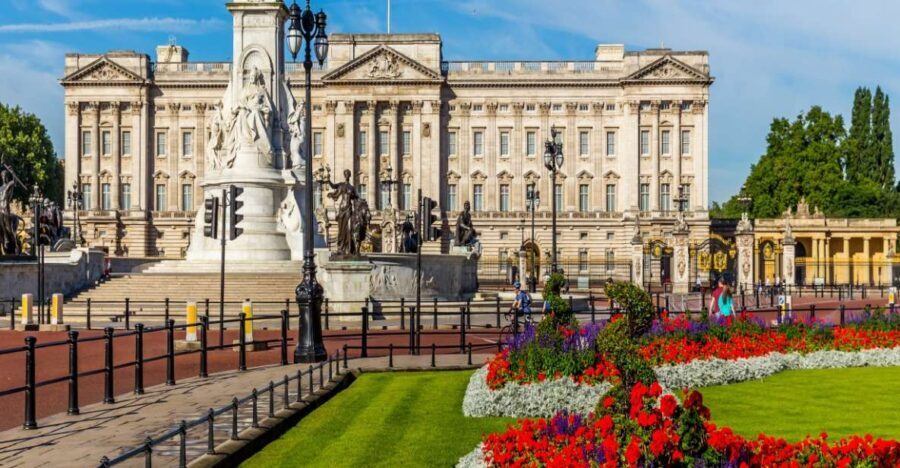 Buckingham Palace Exterior and Royal History Private Tour - The Value of This Tour