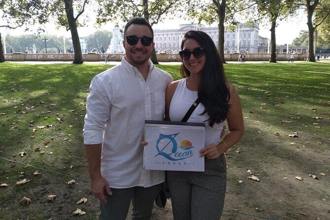 Buckingham Palace & Westminster Guided Walking Tour - The Guide and the Group