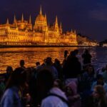 Budapest: 1-Hour Evening Sightseeing Cruise with Drink - Starting Point and Accessibility