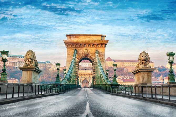 Budapest Airport Transfers: Budapest City to Budapest Airport BUD in Luxury Van - What Makes This Transfer Stand Out?