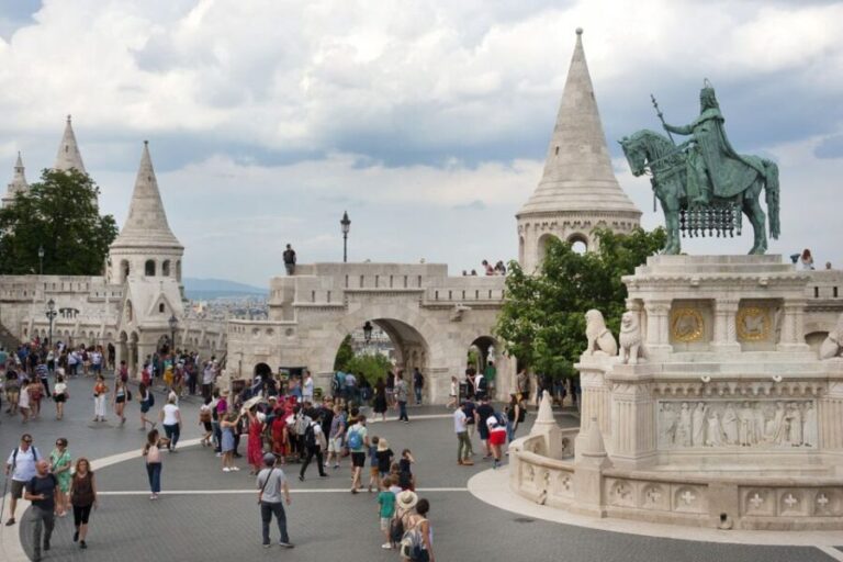 Budapest: Buda Castle District Walking Tour - The Experience of a Guided Tour