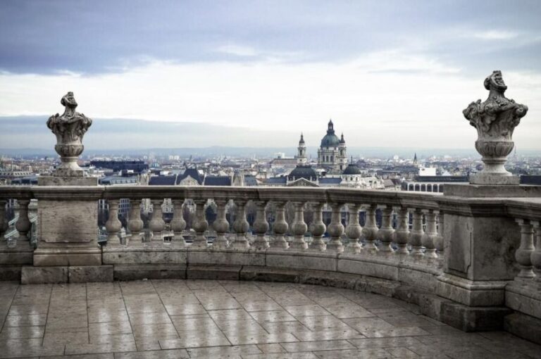 Budapest: Buda Castle Walking Tour in German - What Makes This Tour Stand Out