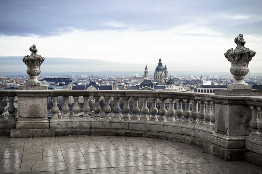 Budapest: Buda Castle Walking Tour in German - What Makes This Tour Stand Out
