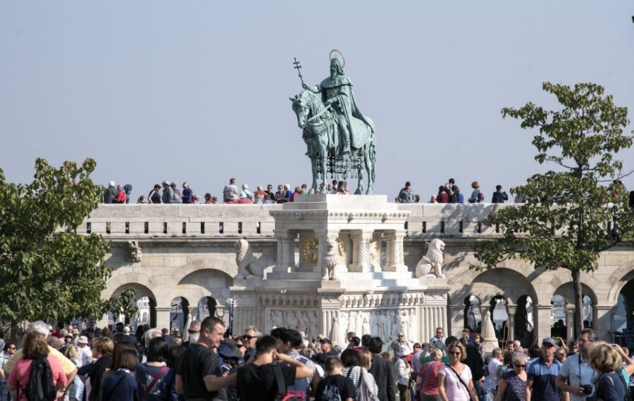 Budapest: Buda Walking Tour - The Guide Experience and Group Dynamics
