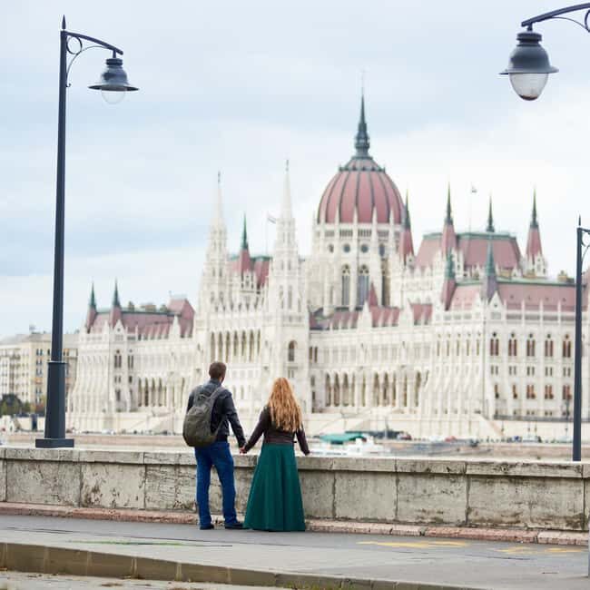 Budapest: Castle Hill Photoshoot with Private Photographer - Who Should Consider This Experience?
