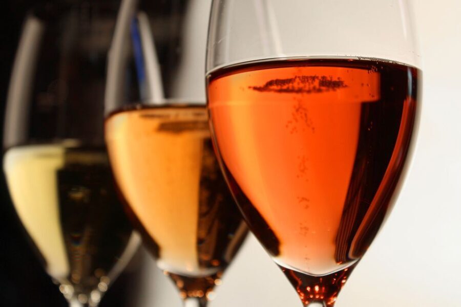 Budapest: Champagne Tasting at Étoile Champagne Bar & Snacks - The Setting: Étoile Champagne Bar & Párisi Udvar Hotel