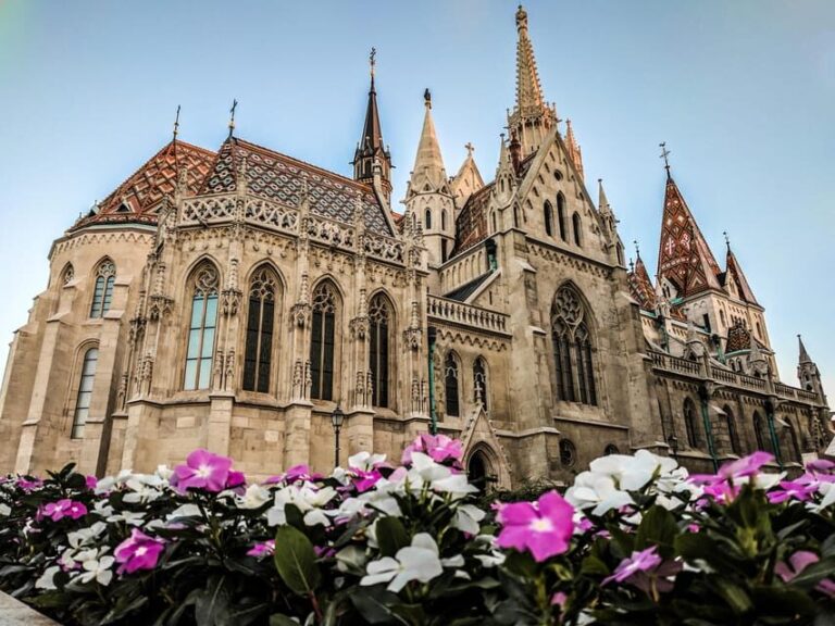 Budapest exploration for solo travelers with local companion - Who Should Consider This Tour?