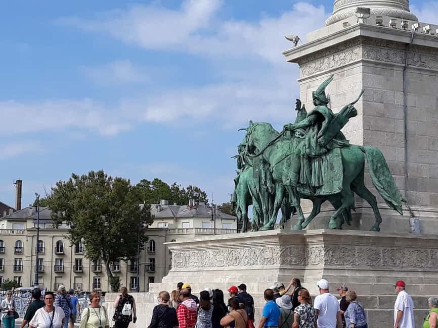 Budapest: Heroes' Square-City Park Tour & Music Performance - The Details: Timing, Group Size, and Value