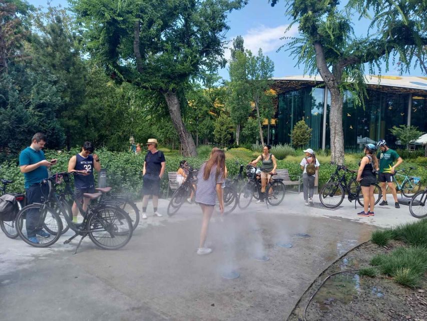 Budapest Highlights Bike Tour with a local guide - FAQ