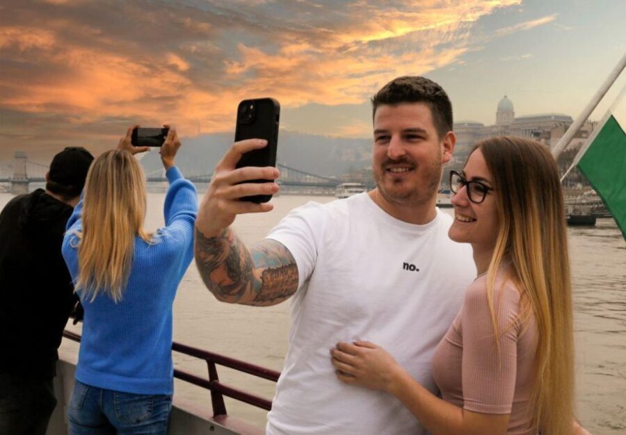 Budapest: Nighttime or Daytime Sightseeing Cruise - The Experience from Start to Finish