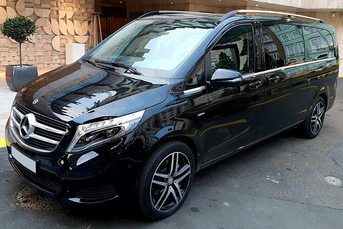 Budapest Private Round Trip Airport Transfer in a Luxury Car - What the Experience Looks Like