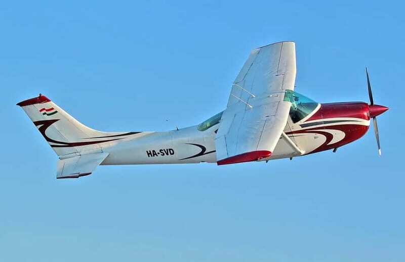 Budapest Sightseeing Flight with Cessna C172 - The Actual Experience: How the Flight Unfolds