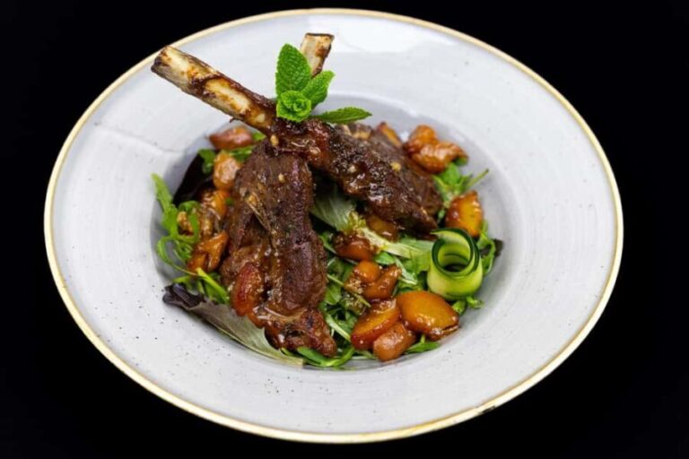 Budapest: Valentines Day Dinner Cruise with Piano Show - FAQs