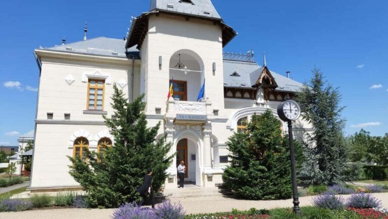 Buzau: Guided walking tour with lunch and wine tasting - The Charm of Local Legends