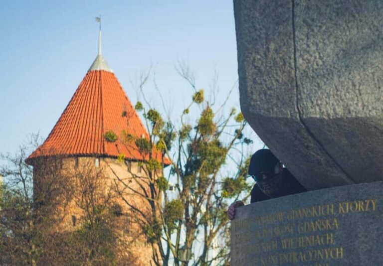 Bydgoszcz: Spy-Themed Walk & Game with Host - What You Can Expect at Each Stop