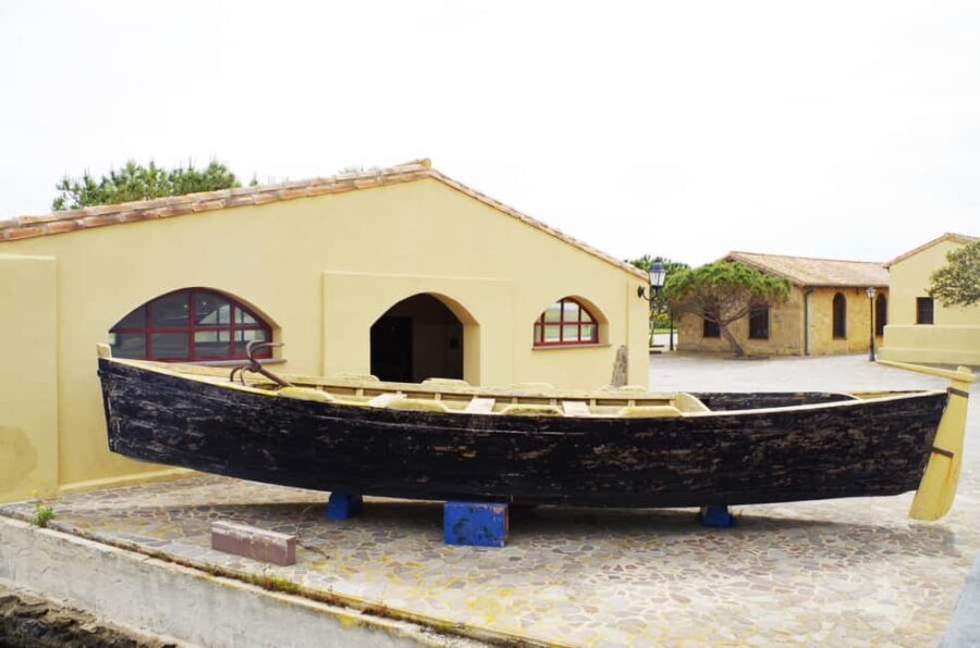 Cabras: A walking tour in the footsteps of the Barefoot Fishermen - Practical Details and What to Bring