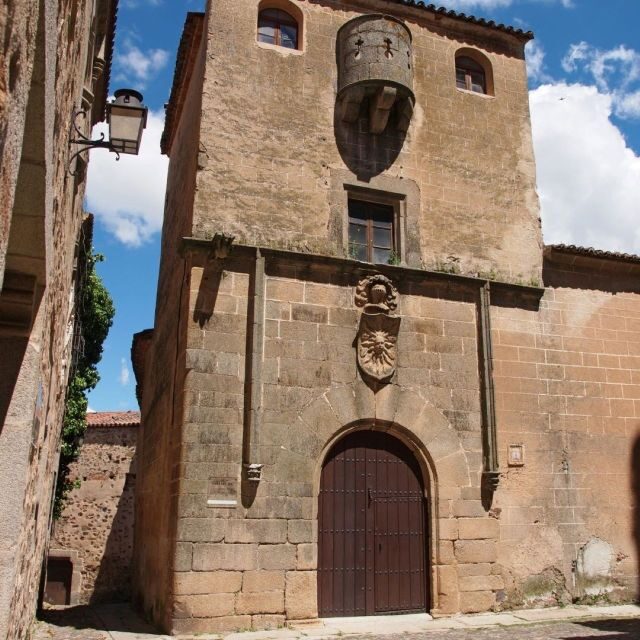 Caceres: City Highlights Private Guided Walking Tour - The Value of a Guided Private Tour