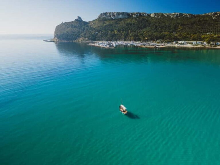 Cagliari: Boat Tour Snorkeling frutta alla Sella del Diavolo - The itinerary in detail