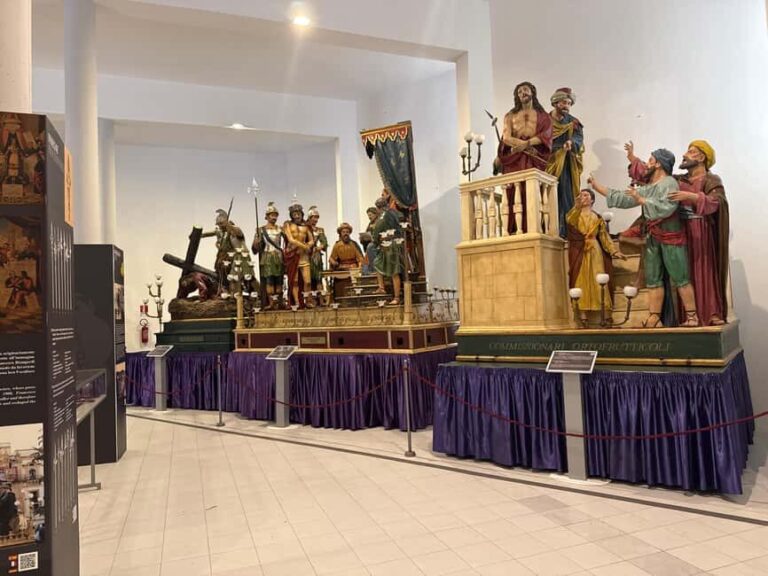 Caltanissetta: tour of the Sala Espositiva delle Vare - FAQ