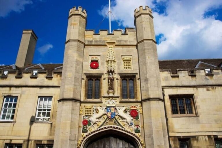 Cambridge: Sightseeing Walking Tour with a Local Guide - The Main Sights and Hidden Corners