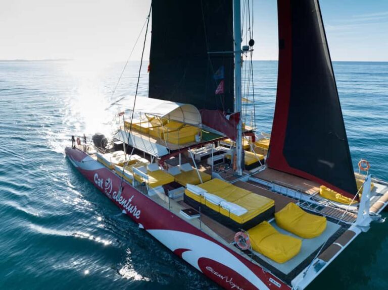 Cambrils: 1-hour catamaran cruise with a Balinese bed and a drink - Who Will Love This Cruise