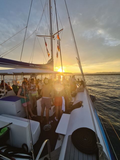 Cambrils: Evening Cruise with Fireworks Display and Drinks - Practical Details and Considerations