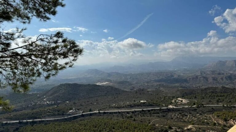 Canelobre Caves and Busot Village Tour including transfer - Starting Out: Easy Pickup and Short Drive