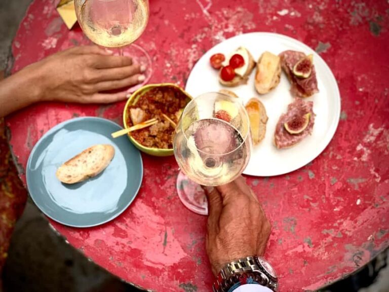 Capalbio: Wine and olive oil tasting with a view of the vineyards - The Breakdown of the Experience