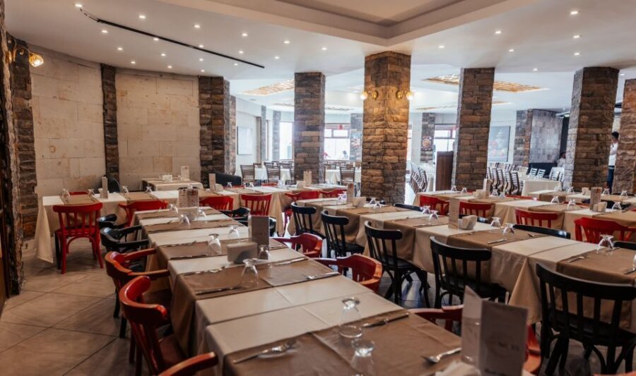 Cappadocia: All-Inclusive Lunch with Table Reservation - The Dining Atmosphere and Environment