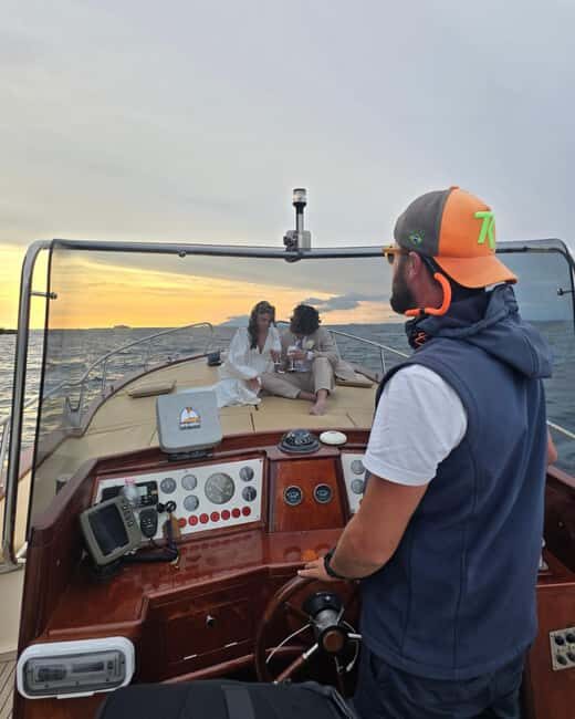 Capri: a full day on the boat - The Comfort on Board