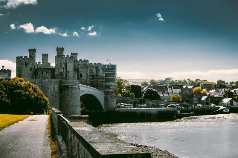 Cardiff: 3-Day Private Castles and Coast Voyage - Day 1: Cardiff to Caerphilly and Cardiff Bay