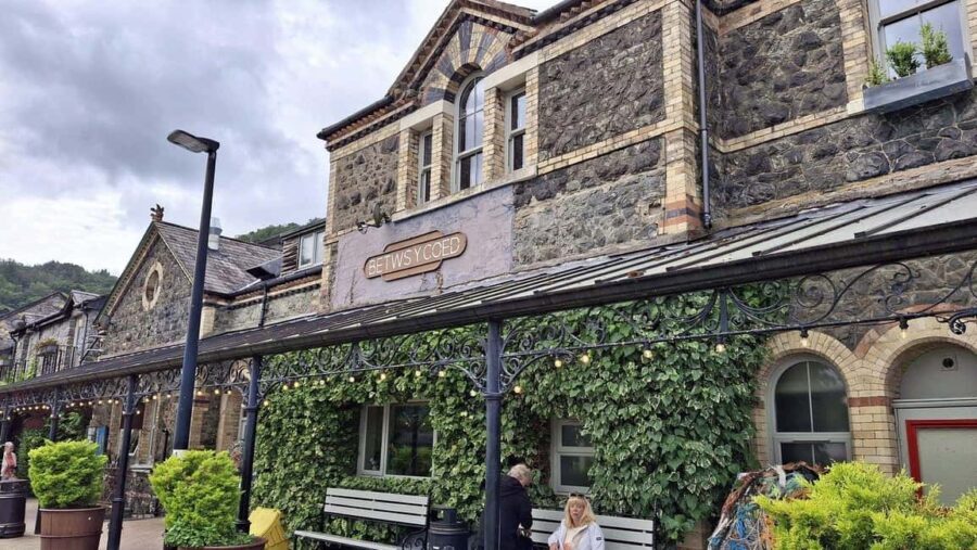 Cardiff: Private Snowdonia National Park Day Voyage - Exploring Snowdonia’s Highlights