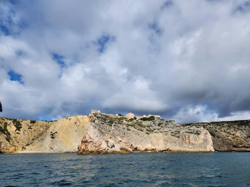 Cascais/Portimão: Private Yacht Cruise with Drinks - Who Is This Tour Best For?