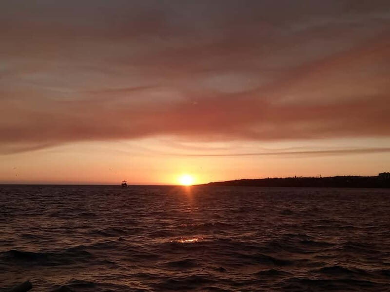 Cascais: Sunset Boat Trip with Welcome Drinks - The Value and Who Should Consider This