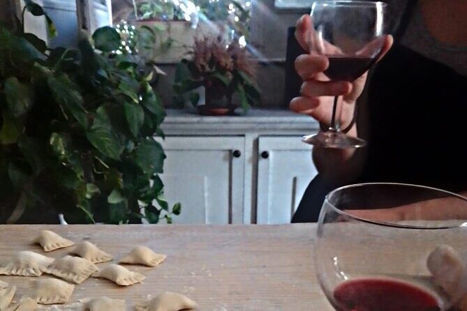 Catania Home Cooking: Pistachio Ravioli, Sicilian Pasta & Wine - Detailed Breakdown of the Tour