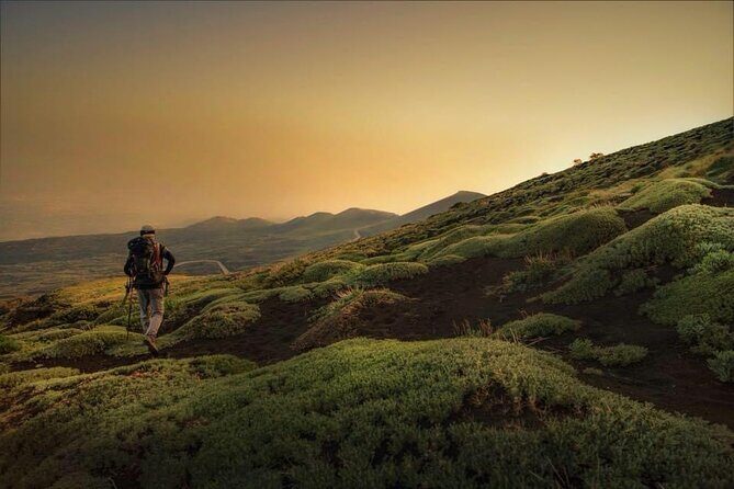 Catania: Mt. Etna sunset&wine experience - Sunset and Wine: A Perfect Combo