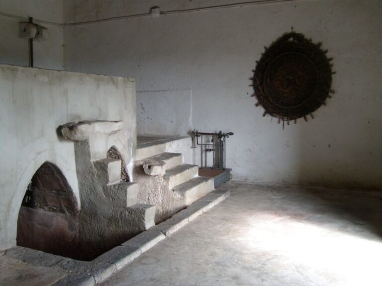 Catania: Pozzo di Gaspare Farm Guided Tour with Tastings - A Closer Look at the Tour Itinerary