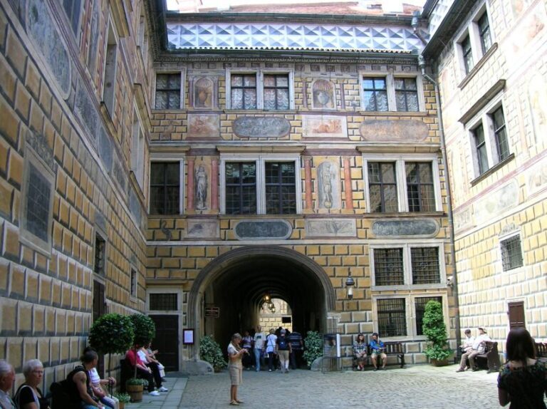 Cesky Krumlov Private Day Trip from Prague - Who Should Consider This Tour?